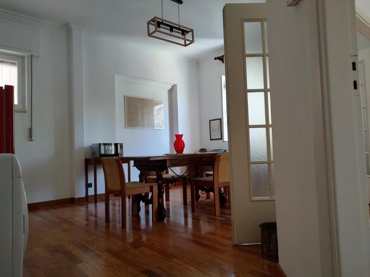 Nel Mezzo Del Cammin Apartment Бриндизи Екстериор снимка