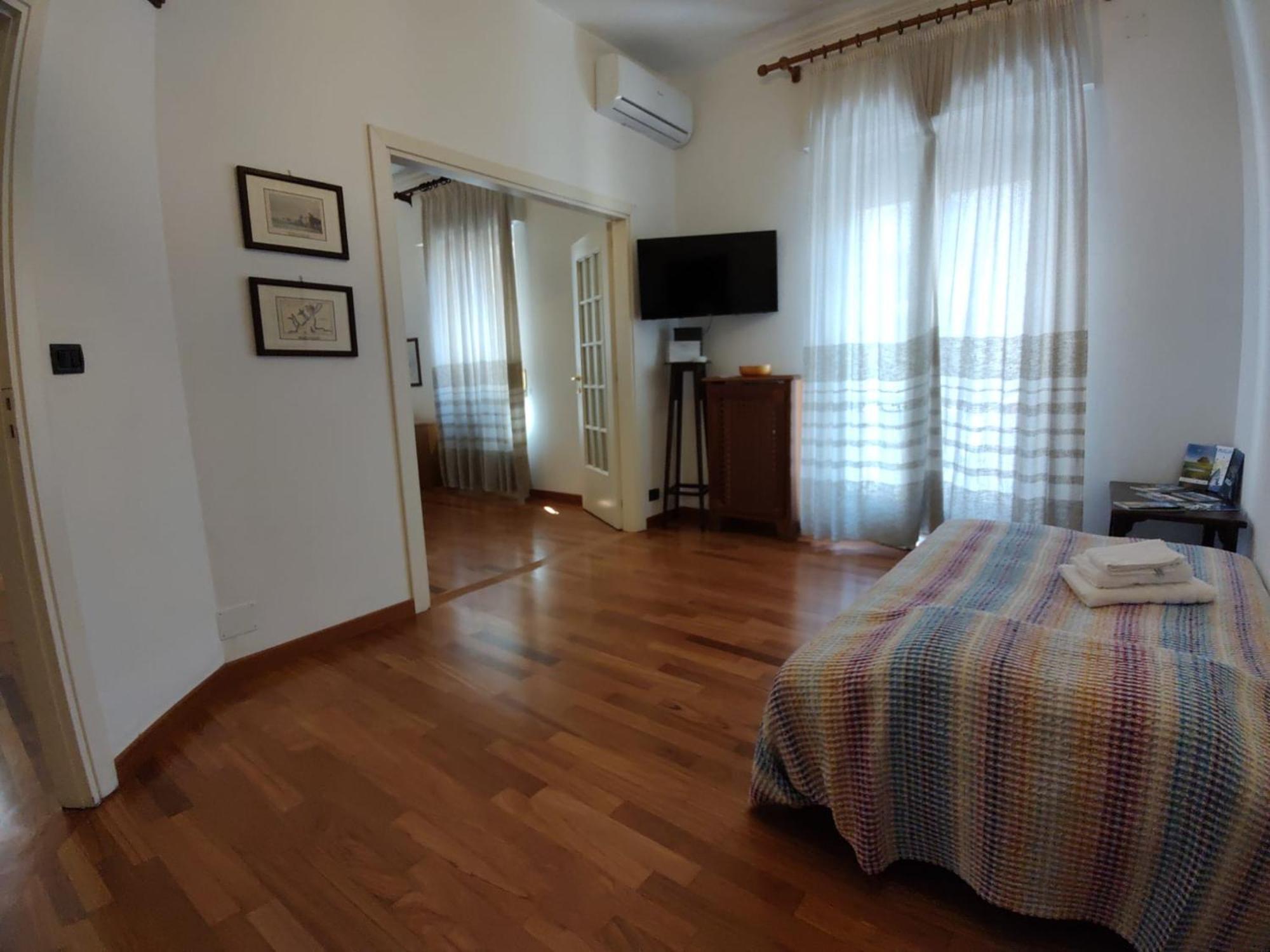Nel Mezzo Del Cammin Apartment Бриндизи Екстериор снимка